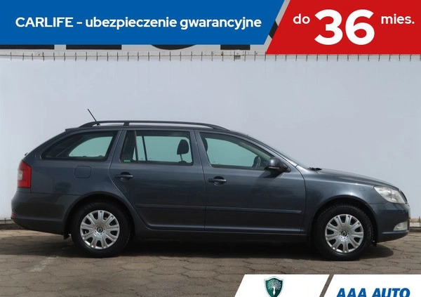 Skoda Octavia cena 23600 przebieg: 208953, rok produkcji 2012 z Mikstat małe 106
